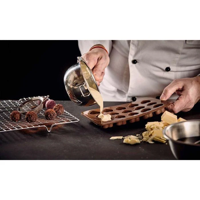 Baking Chocolate Melting Pot with Pour Spouts. 2.5-Cup - Image 4