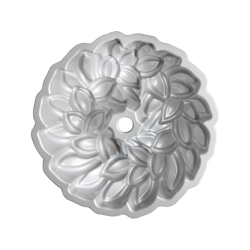 Nordic Ware 80th Anniversary Laurel Wreath Bundt - Image 6
