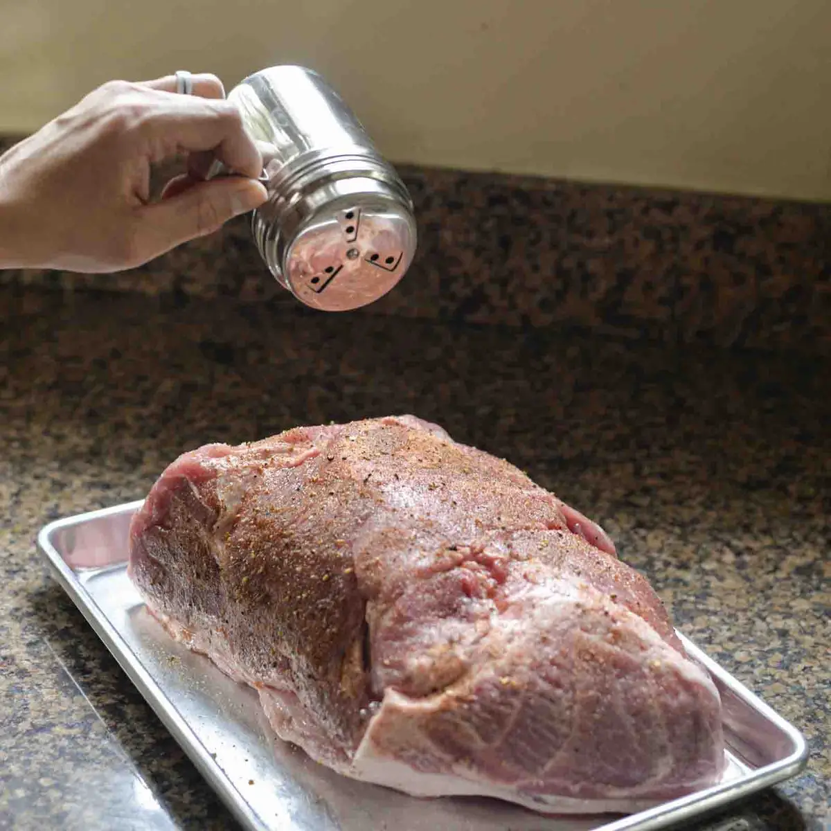 Dry Rub Shaker with Handle. 10 oz - Image 3