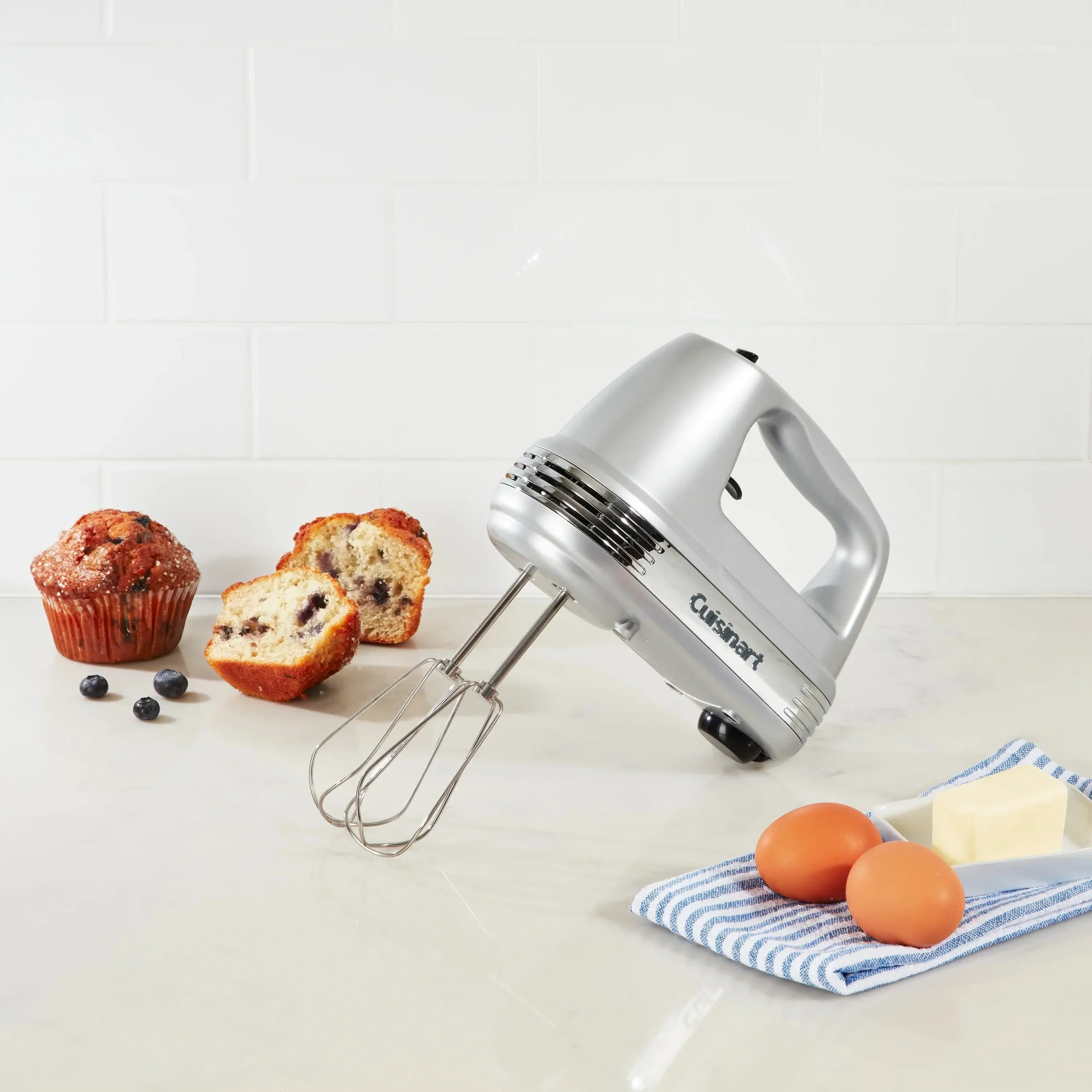 Cuisinart Power Advantage Plus 9-Speed Hand Mixer - Image 7