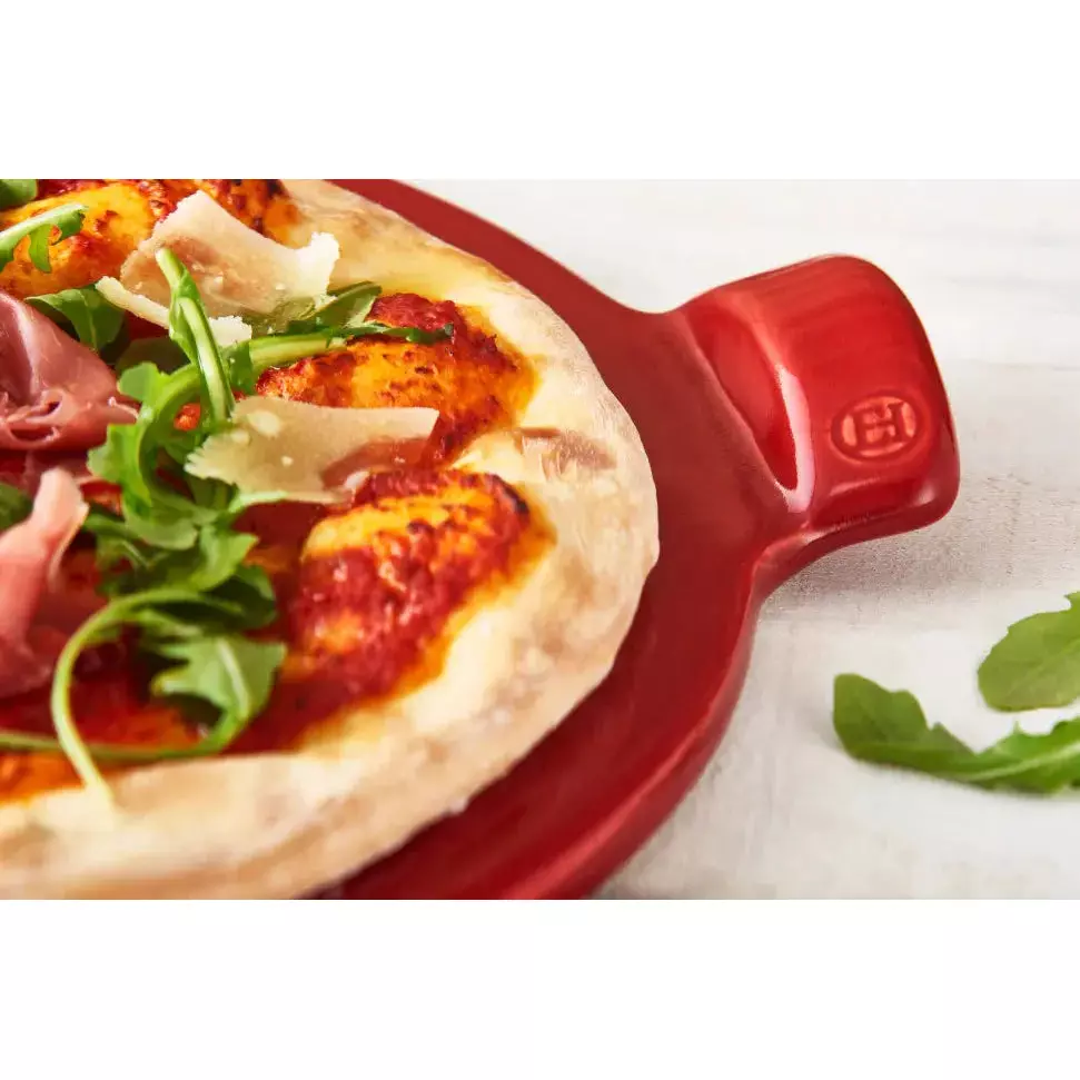 Emile Henry Smooth Pizza Stone - Burgundy - Image 3