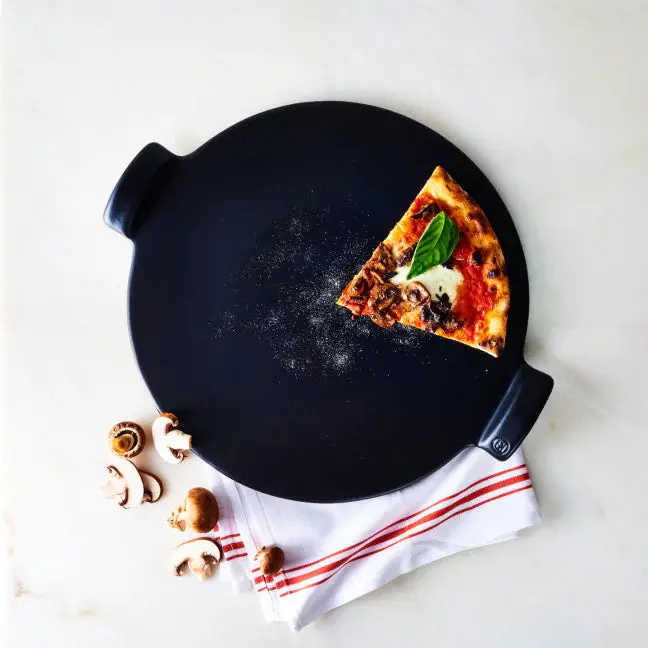 Emile Henry Smooth Pizza Stone - Burgundy - Image 4