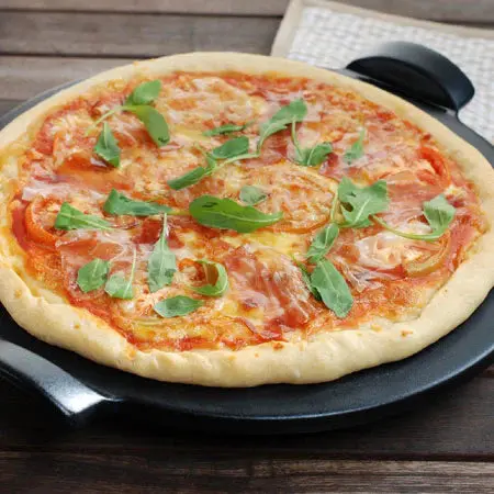 Emile Henry Smooth Pizza Stone - Burgundy - Image 5