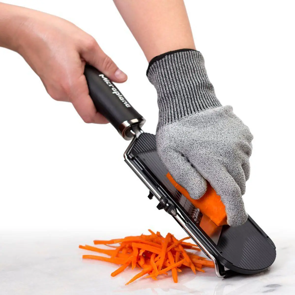 Microplane Cut Resistant Kitchen Safety Glove - Image 2