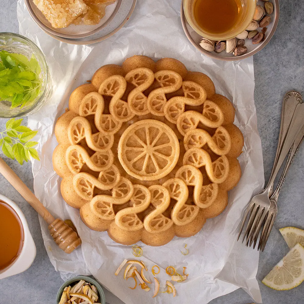 Nordic Ware Citrus Twist Pan - Image 4