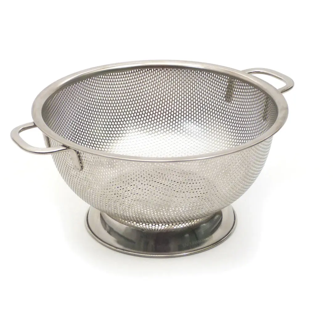 Precision Pierced Colander. 3Qt - Image 2