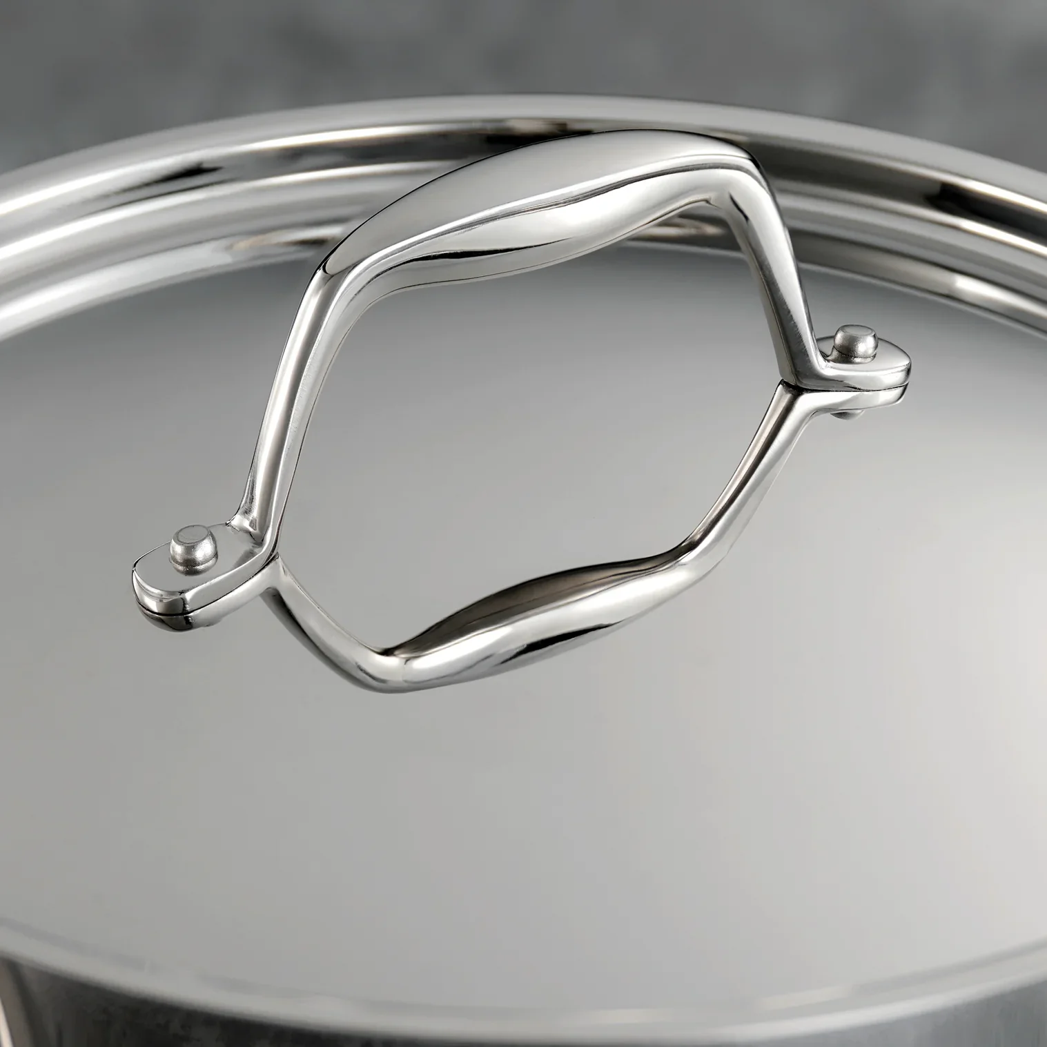 Tramontina Signature Tri-Ply Clad Stainless Steel Covered 2 Qt Sauce Pan - Image 3