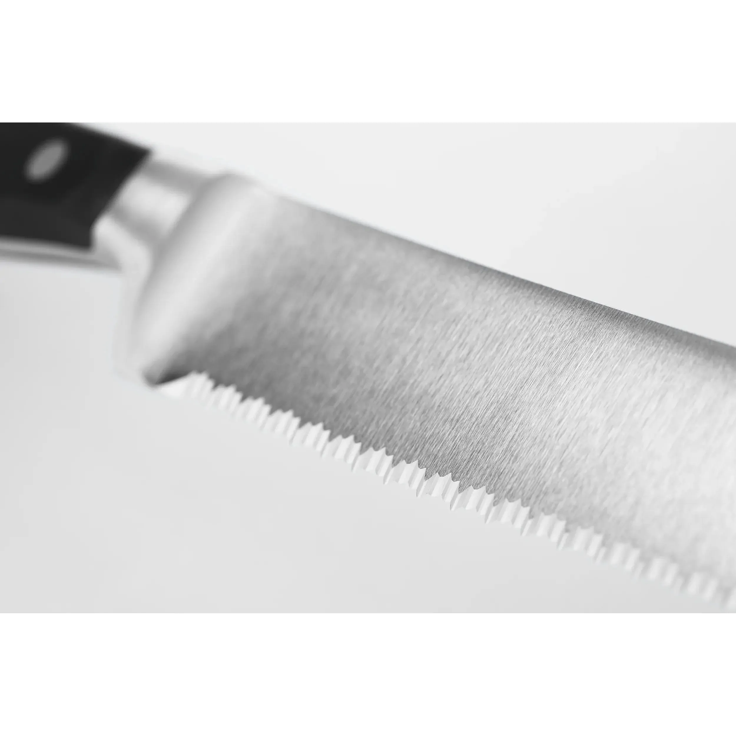 Wusthof Classic 9 Double Serrated Bread Knife - Image 2