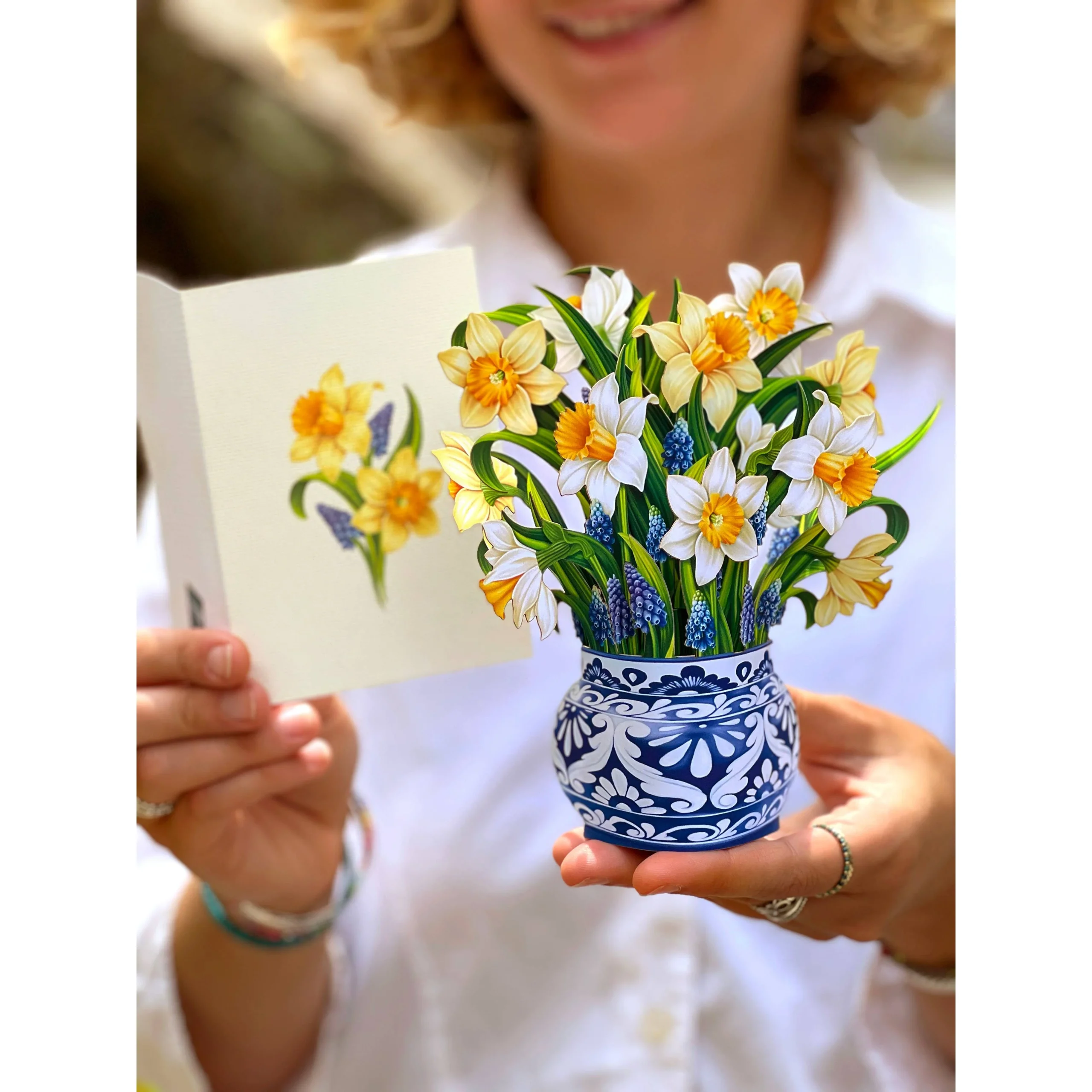 Mini English Daffodils Pop-up Greeting Cards - Image 2