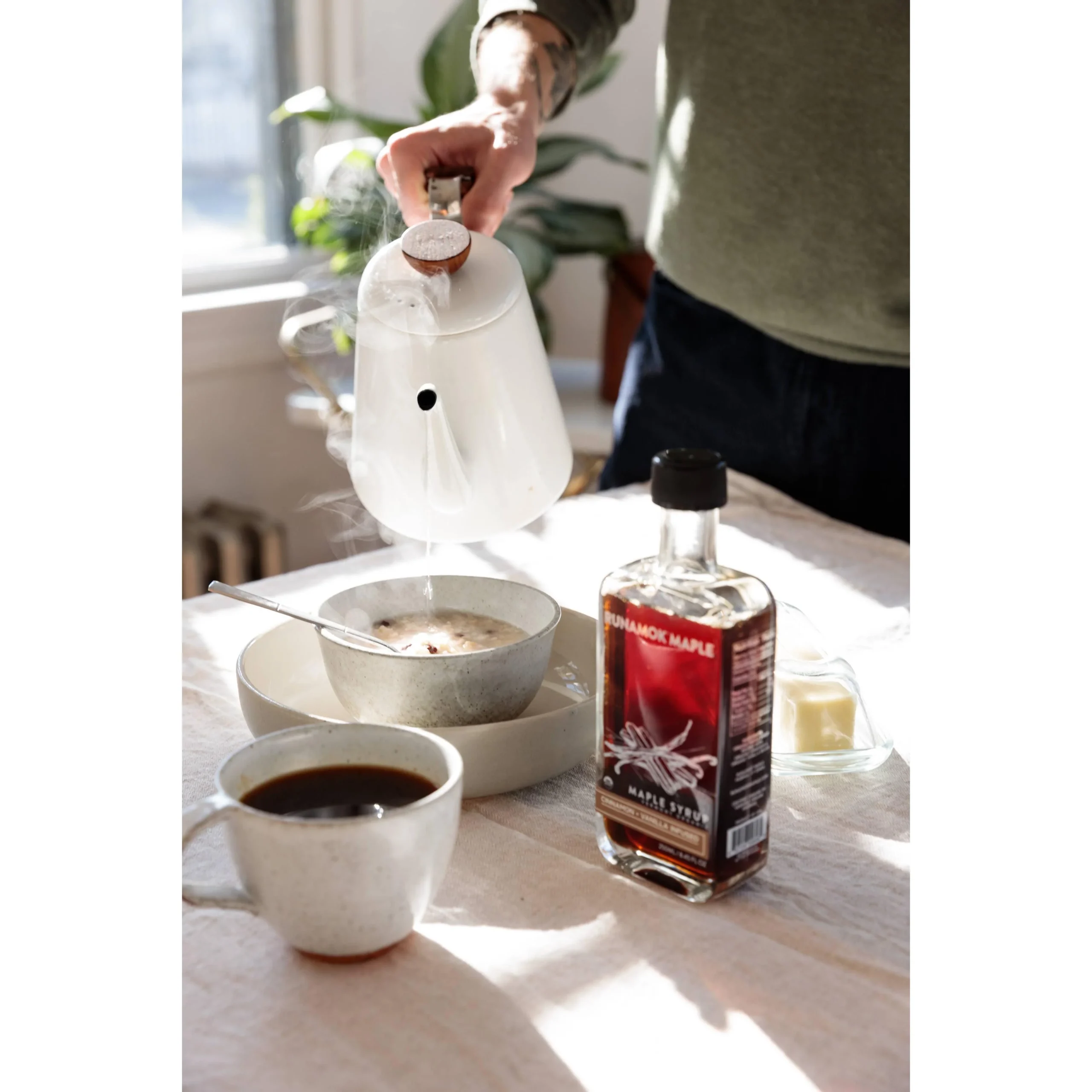 Cinnamon + Vanilla Infused Maple Syrup 250ml - Image 4