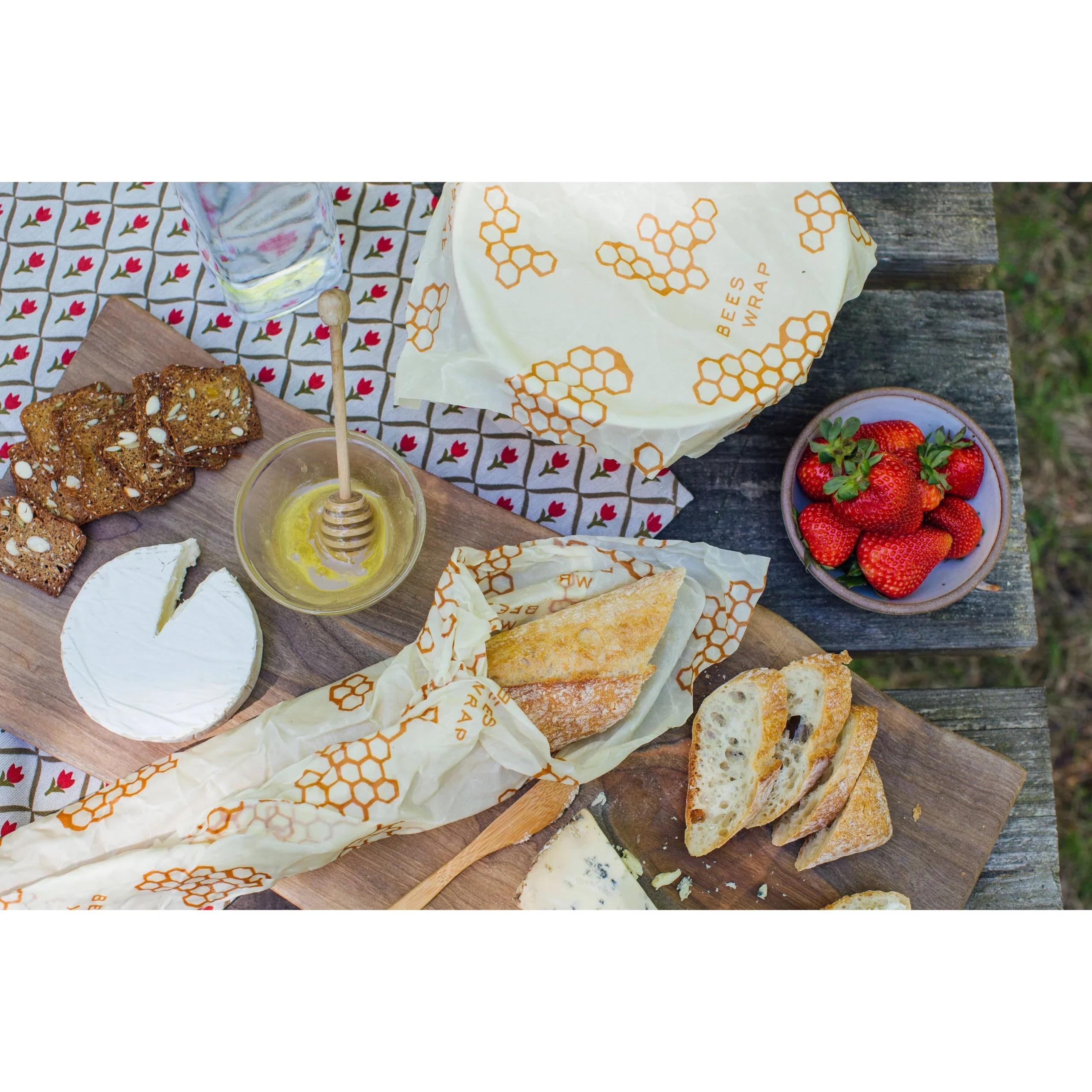 Bee's Wrap Bread Wrap - Honeycomb Pattern - Image 4