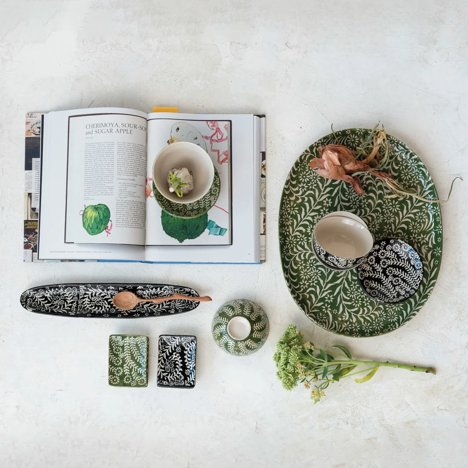 Green Botanics Wax Relief Stoneware Platter - Image 4