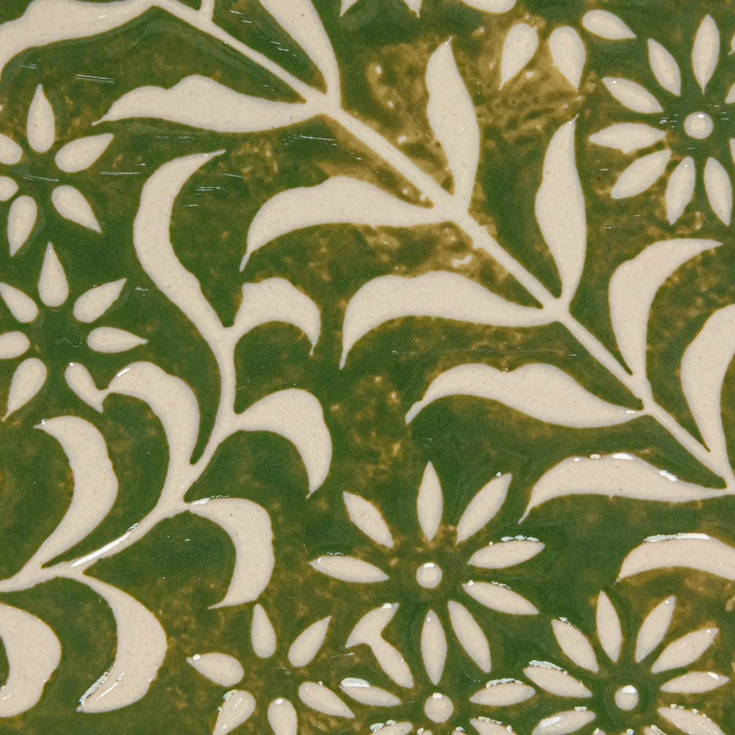 Green Botanics Wax Relief Stoneware Platter - Image 3